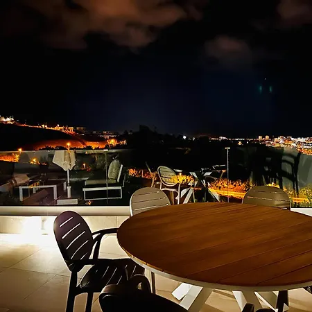 Margarita Ocean View * 아데제